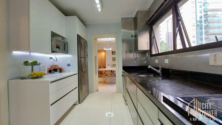 Apartamento à venda com 4 quartos, 246m² - Foto 7