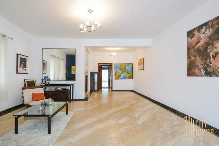 Casa à venda com 3 quartos, 250m² - Foto 1