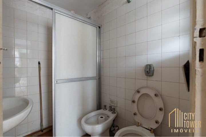 Casa à venda com 3 quartos, 250m² - Foto 2