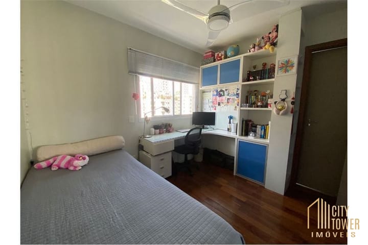 Apartamento à venda com 3 quartos, 200m² - Foto 6