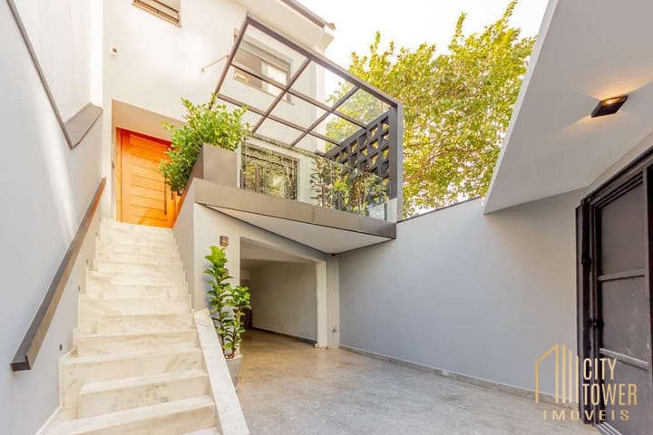 Casa à venda com 2 quartos, 120m² - Foto 1