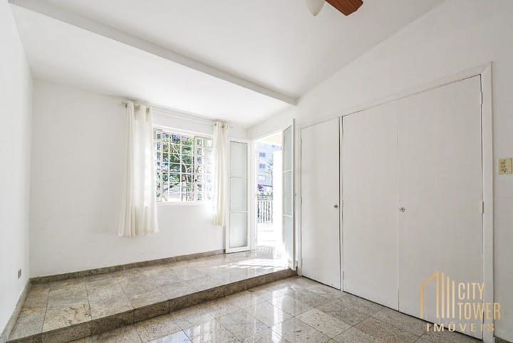 Casa à venda com 4 quartos, 205m² - Foto 12