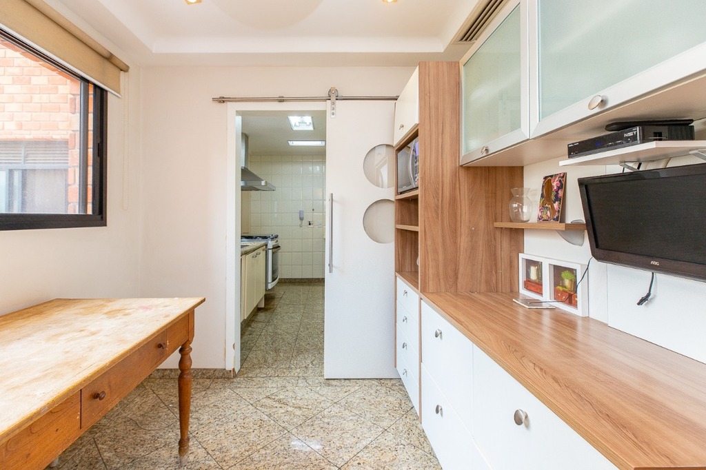 Apartamento à venda com 3 quartos, 219m² - Foto 46