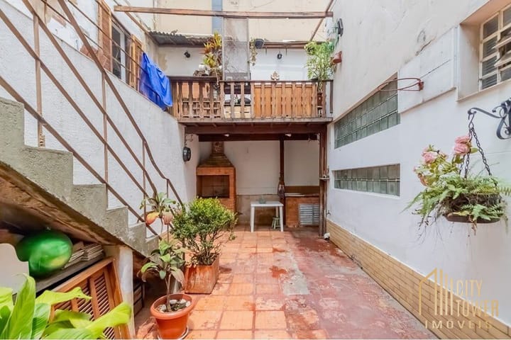 Casa à venda com 6 quartos, 239m² - Foto 37