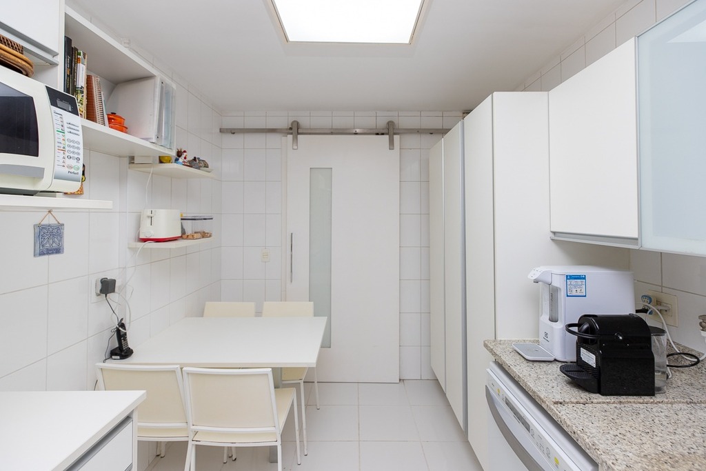 Apartamento à venda com 3 quartos, 161m² - Foto 14