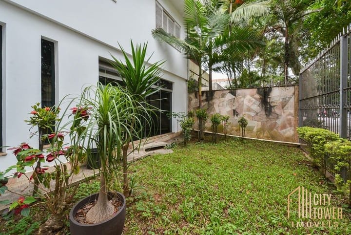 Casa à venda com 4 quartos, 331m² - Foto 29