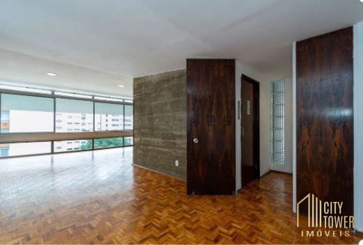 Apartamento à venda com 3 quartos, 200m² - Foto 20