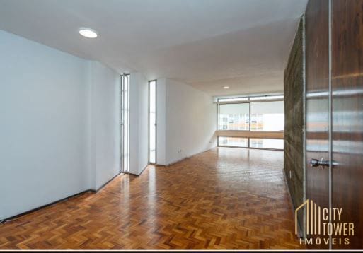 Apartamento à venda com 3 quartos, 200m² - Foto 23