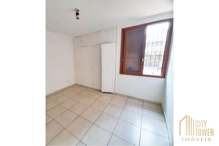 Casa à venda com 5 quartos, 131m² - Foto 11