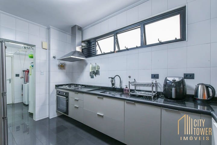 Apartamento à venda com 3 quartos, 178m² - Foto 9