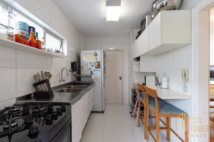 Apartamento à venda com 2 quartos, 67m² - Foto 13