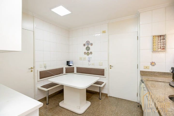 Apartamento à venda com 3 quartos, 225m² - Foto 18