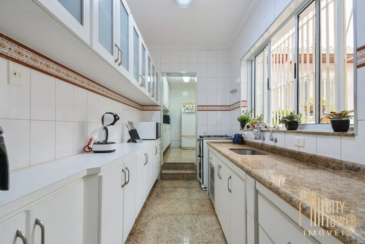 Casa à venda com 3 quartos, 200m² - Foto 18