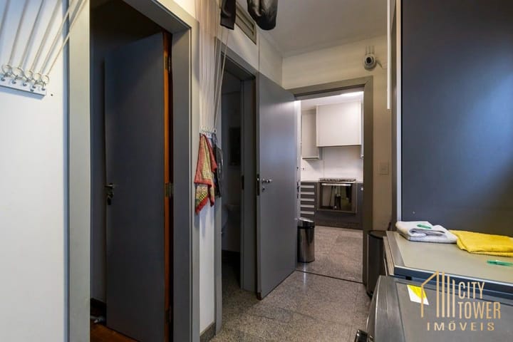 Apartamento à venda com 4 quartos, 187m² - Foto 35