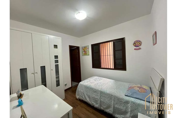 Casa à venda com 3 quartos, 178m² - Foto 18