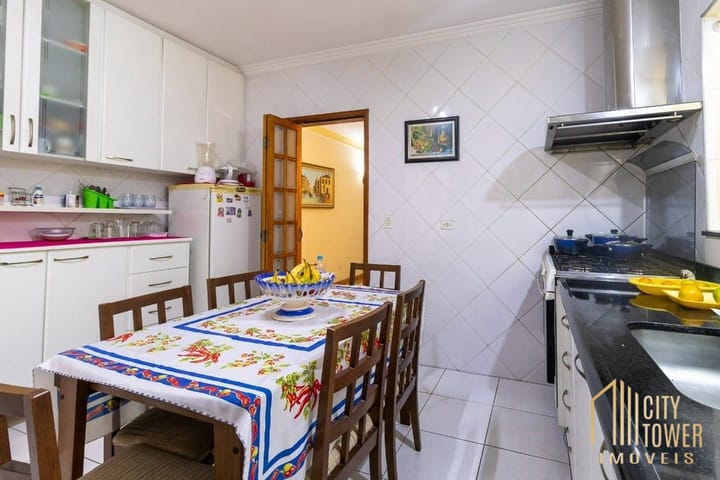 Casa à venda com 4 quartos, 200m² - Foto 29