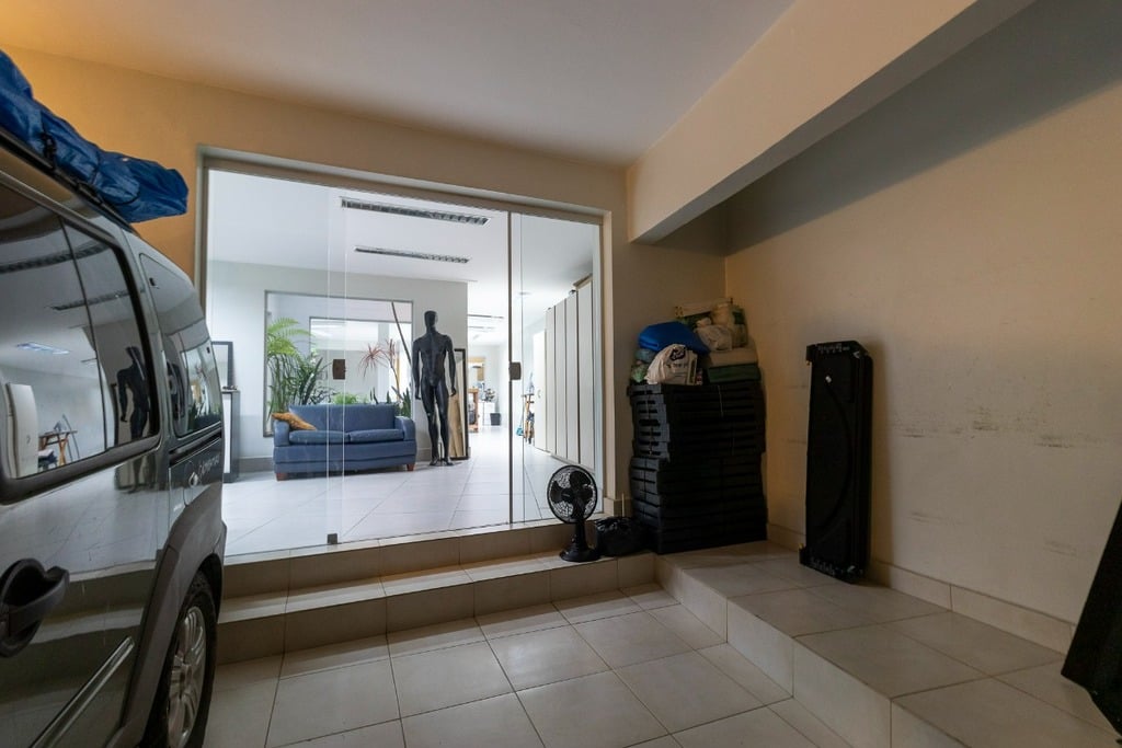 Casa à venda com 3 quartos, 220m² - Foto 18