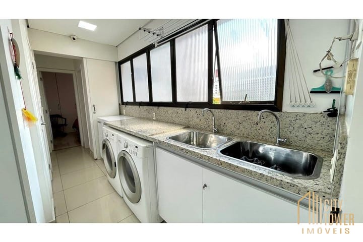 Apartamento à venda com 3 quartos, 240m² - Foto 13