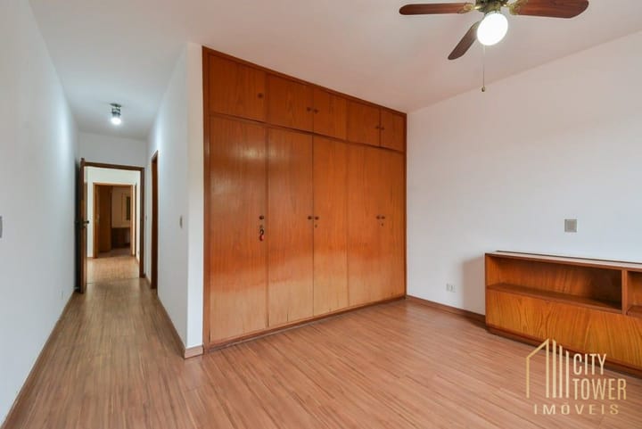 Casa à venda com 4 quartos, 331m² - Foto 5