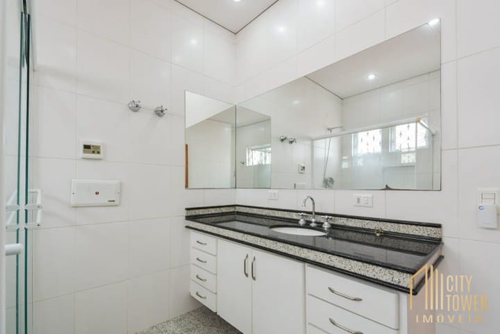 Casa à venda com 3 quartos, 200m² - Foto 4