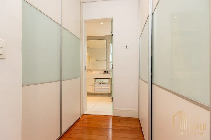 Apartamento à venda com 3 quartos, 216m² - Foto 8