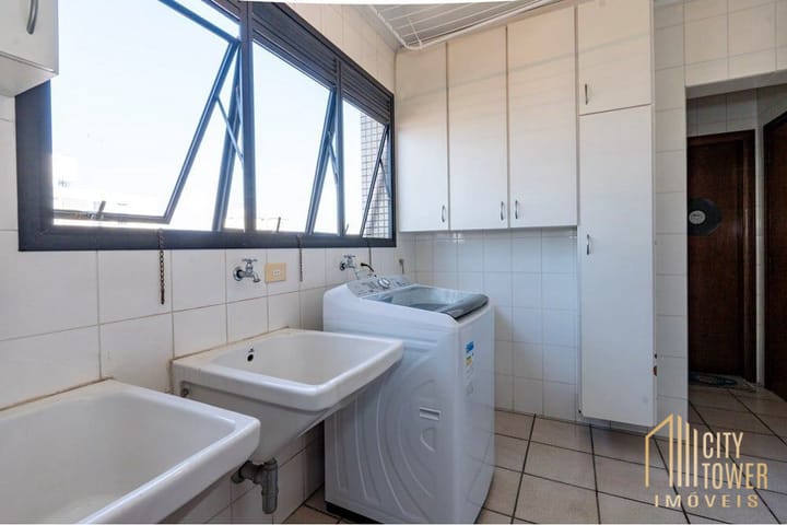 Apartamento à venda com 4 quartos, 200m² - Foto 6