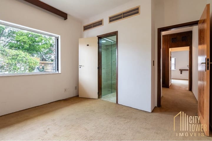 Casa à venda com 3 quartos, 250m² - Foto 9