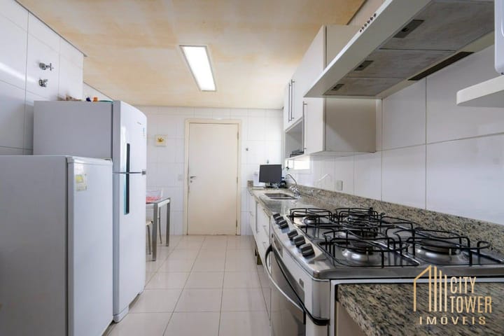 Apartamento à venda com 3 quartos, 162m² - Foto 4