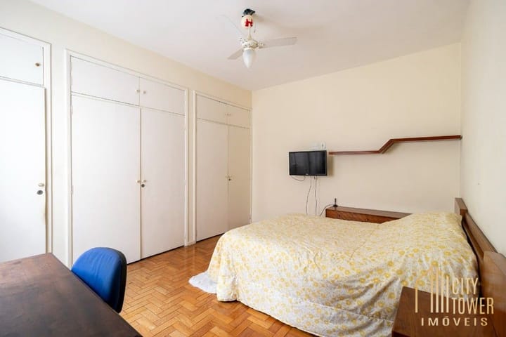 Casa à venda com 4 quartos, 200m² - Foto 2