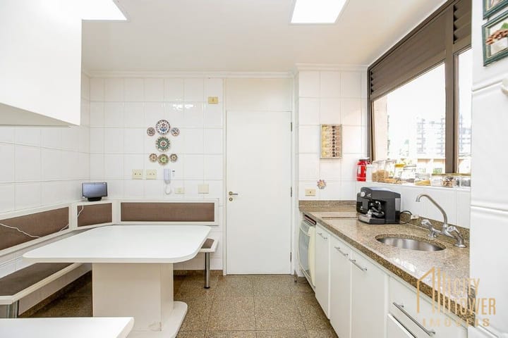 Apartamento à venda com 3 quartos, 225m² - Foto 17