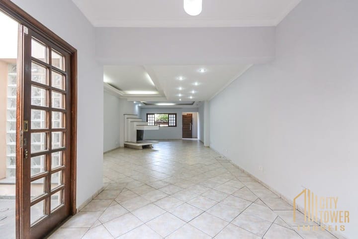 Casa à venda com 3 quartos, 280m² - Foto 7