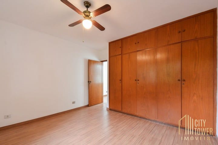 Casa à venda com 4 quartos, 331m² - Foto 15