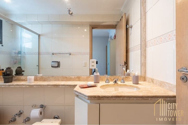 Apartamento à venda com 4 quartos, 141m² - Foto 18