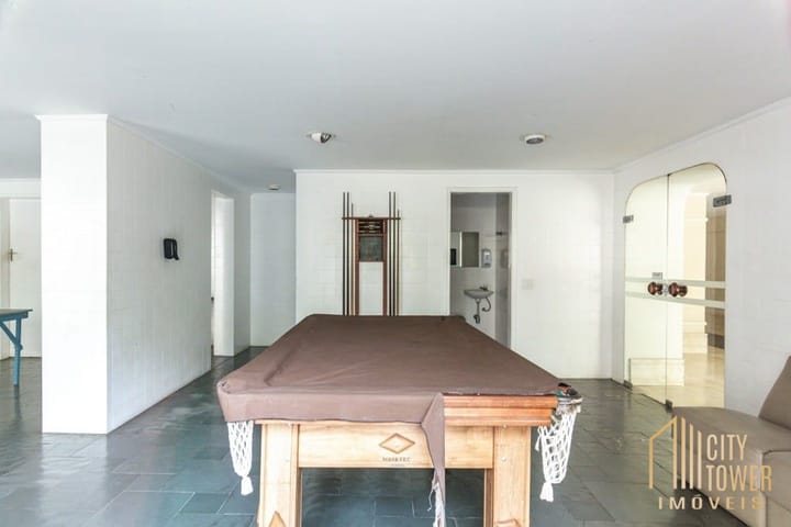 Apartamento à venda com 2 quartos, 70m² - Foto 2