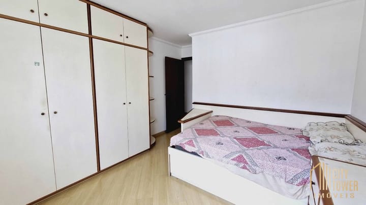 Apartamento à venda com 3 quartos, 190m² - Foto 35