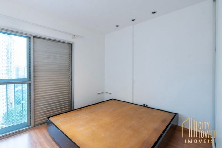 Apartamento à venda com 2 quartos, 70m² - Foto 3