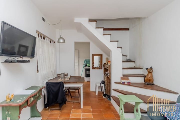 Casa à venda com 6 quartos, 239m² - Foto 6