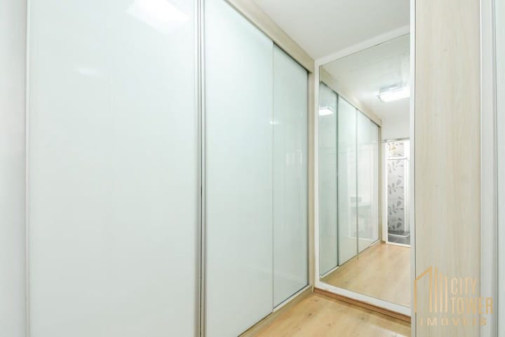 Casa à venda com 3 quartos, 216m² - Foto 3