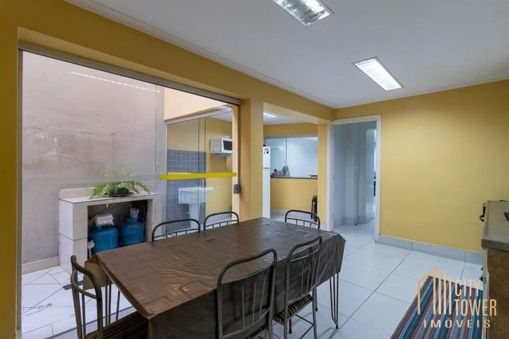 Casa à venda com 3 quartos, 220m² - Foto 11