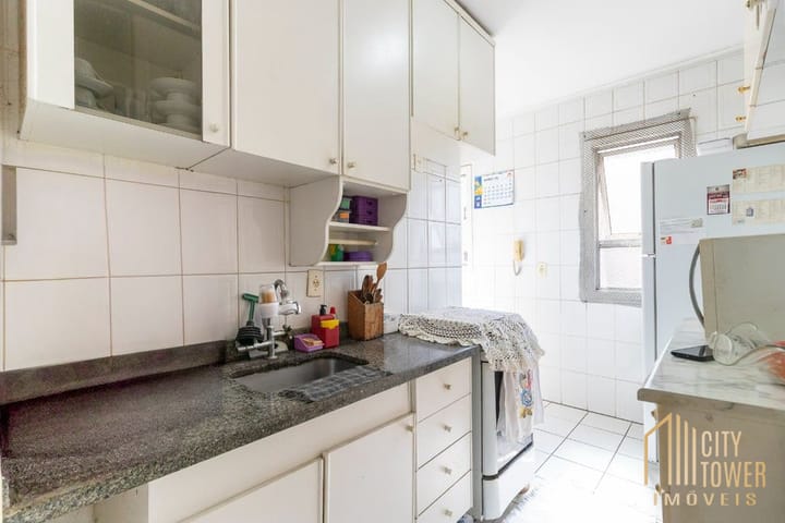 Apartamento à venda com 2 quartos, 60m² - Foto 2