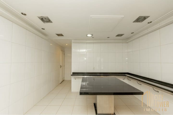 Apartamento à venda com 3 quartos, 218m² - Foto 8