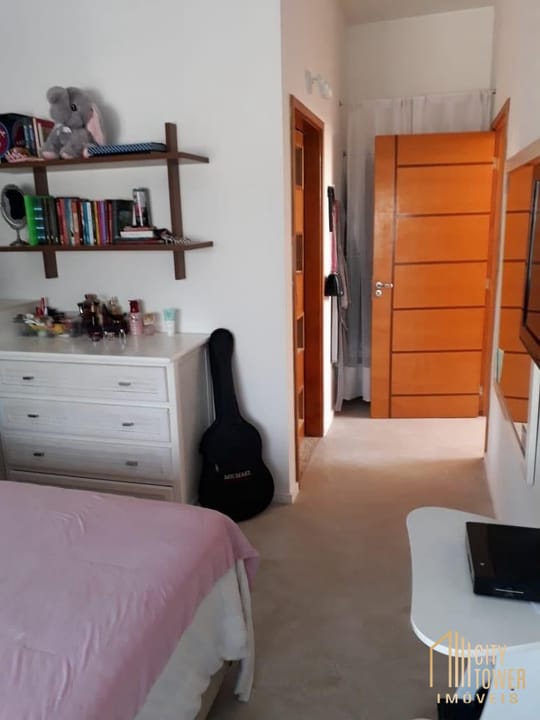 Casa à venda com 4 quartos, 220m² - Foto 10