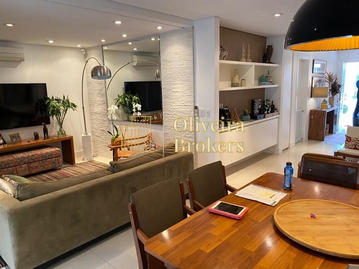 Casa à venda com 4 quartos, 230m² - Foto 4