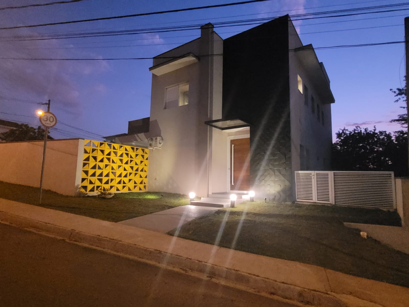 Casa de Condomínio à venda com 4 quartos, 400m² - Foto 1