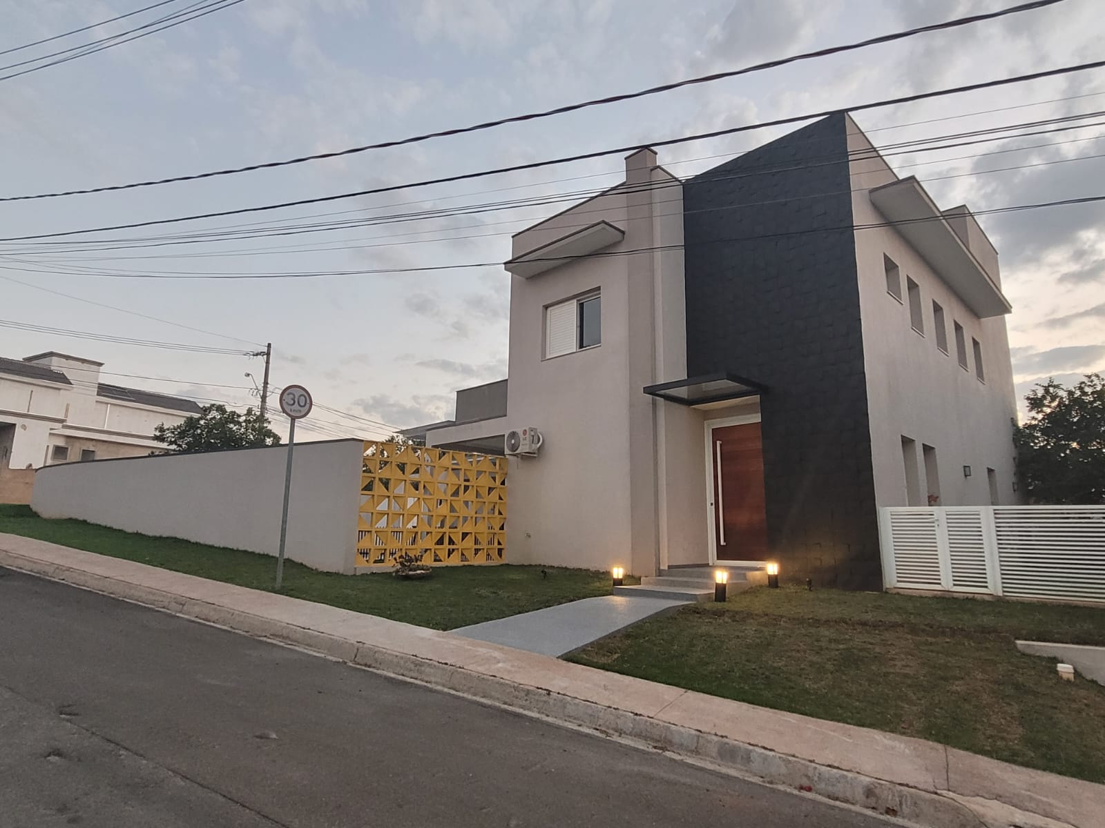 Casa de Condomínio à venda com 4 quartos, 400m² - Foto 3