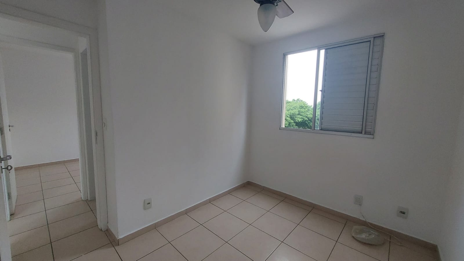 Apartamento à venda com 2 quartos, 42m² - Foto 3