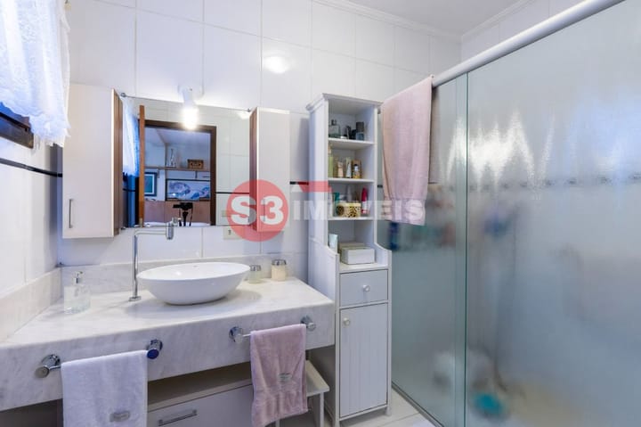 Casa à venda com 4 quartos, 240m² - Foto 28