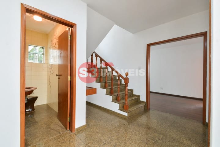 Casa à venda com 4 quartos, 331m² - Foto 8