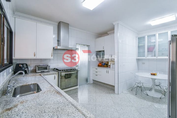 Apartamento à venda com 3 quartos, 247m² - Foto 14