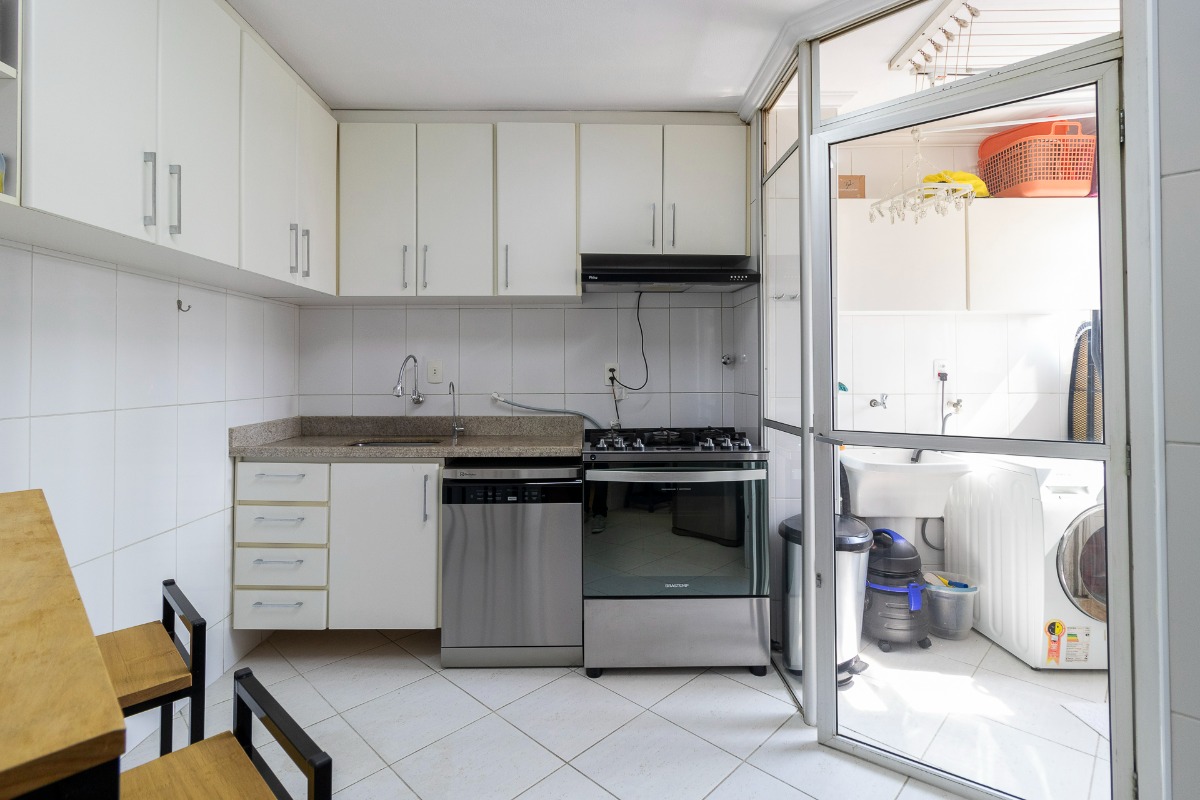 Apartamento à venda com 2 quartos, 62m² - Foto 11